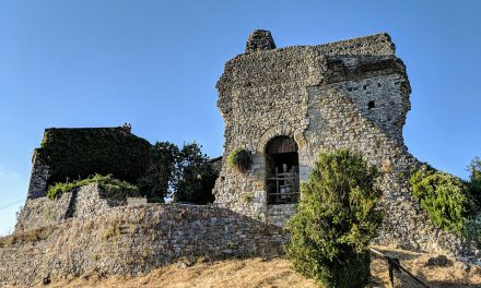 Il Castello di Cennina sulla Valdambra